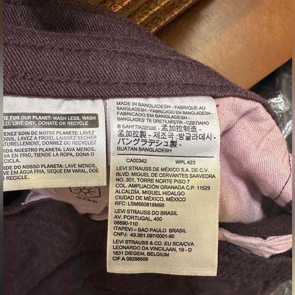 Levi’s casual polyester/viscose blend aubergine pants (L) - Picture 6 of 8